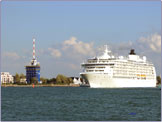 Kreuzfahrtschiff - Rostock Warnemuende